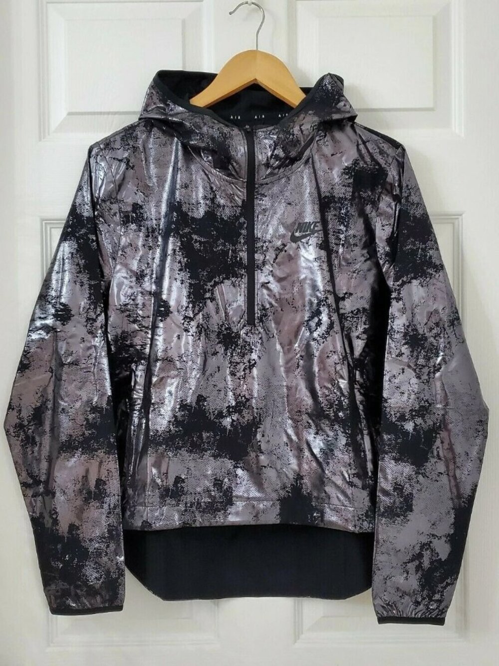 Nike Air Women's Allover Foil Print Lightweight Running Jacket Size Small NWT
